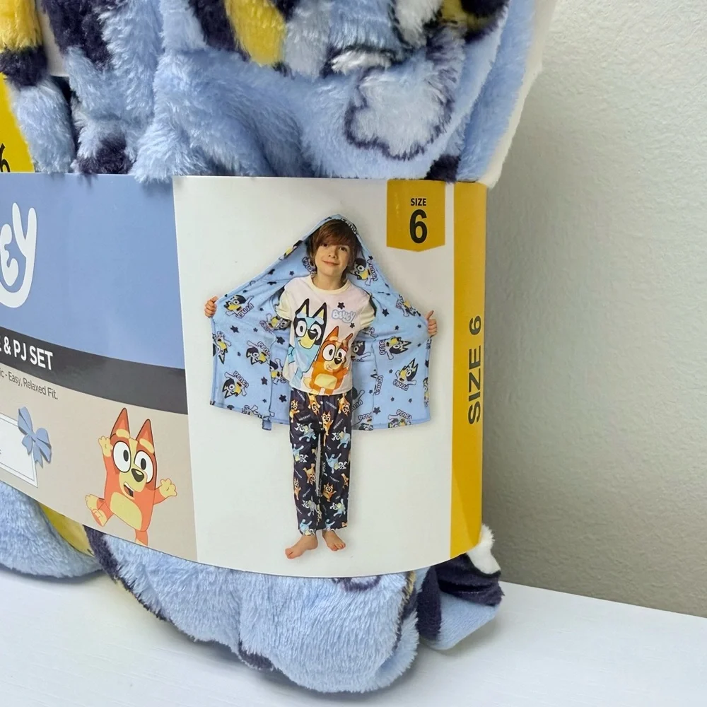 New! Member’s Mark Boys 3-Piece Bluey Hooded Robe and Pajama Set - size 6